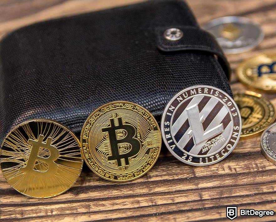 A maior carteira de bitcoin perdida: Bitcoins brilhantes ao lado da carteira.